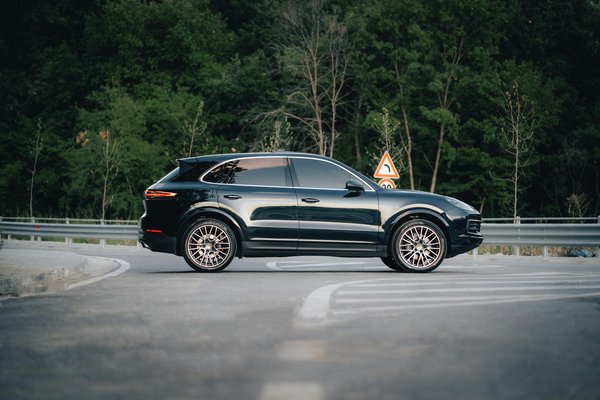 Guide Ultime pour l'Entretien de Votre Voiture Hybride : Trucs et Astuces Infaillibles